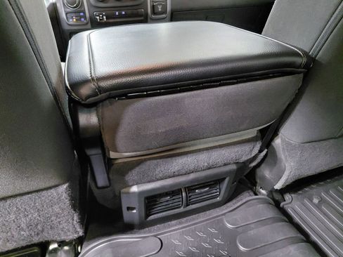 Used 2023 RAM 1500 Classic SLT w/ Protection Group AWD/4WD image 35