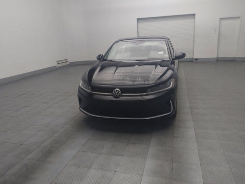 Used 2025 Volkswagen Jetta SE FWD image 15