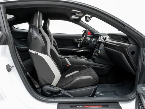 Used 2022 Ford Mustang Shelby GT500 w/ Carbon Fiber Track Pack image 34