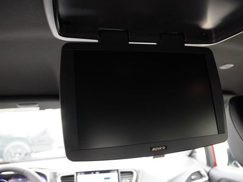 Used 2025 Chrysler Pacifica Select AWD/4WD image 19