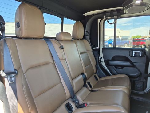 Used 2020 Jeep Gladiator Rubicon AWD/4WD image 30