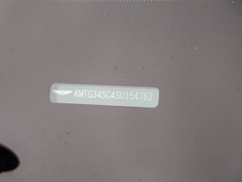 Used 2025 Genesis G70 2.5T image 26