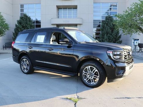 Used 2025 Ford Expedition Active AWD/4WD image 1