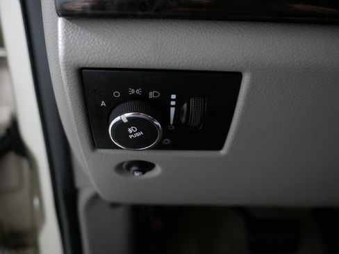 Used 2011 Jeep Grand Cherokee Laredo AWD/4WD image 26