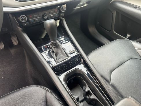 Used 2025 Jeep Compass Limited image 41