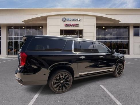 Used 2022 GMC Yukon XL Denali RWD image 15