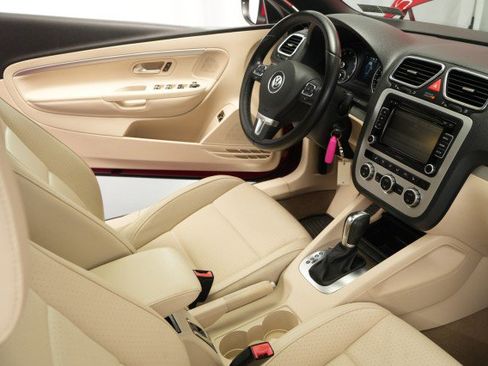 Used 2013 Volkswagen Eos Komfort FWD image 51