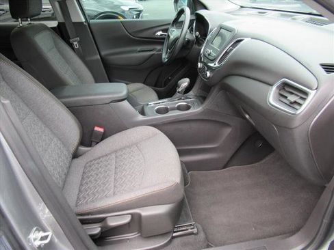 Certified 2024 Chevrolet Equinox LT FWD image 9