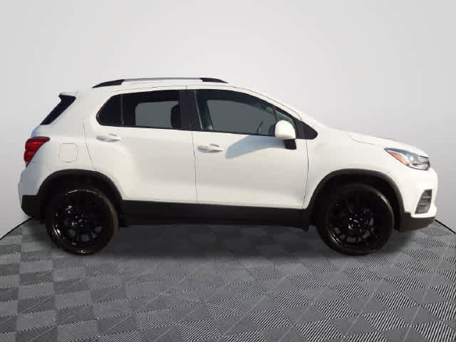 Used 2022 Chevrolet Trax LT w/ Sport Edition AWD/4WD image 4
