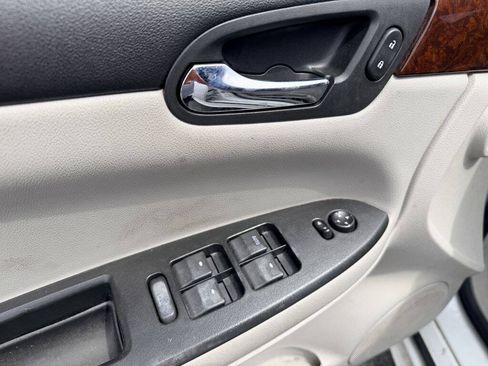 Used 2011 Chevrolet Impala LS FWD image 7
