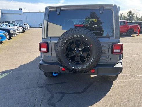Used 2023 Jeep Wrangler Unlimited w/ Cold Weather Group AWD/4WD image 4
