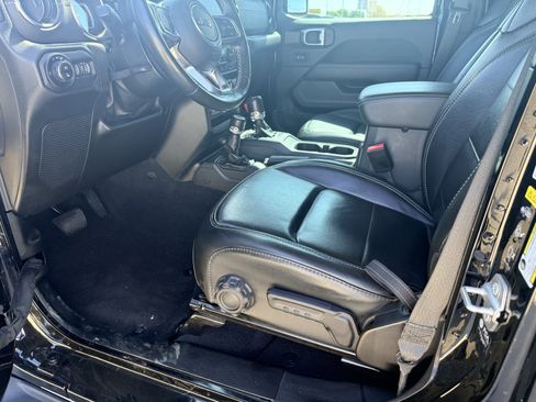 Used 2022 Jeep Gladiator Overland w/ Popular Equipment Package AWD/4WD image 17