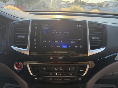 Used 2016 Honda Pilot Touring image 20