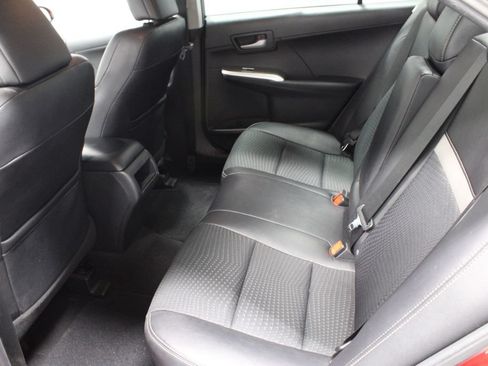 Used 2012 Toyota Camry SE FWD image 18