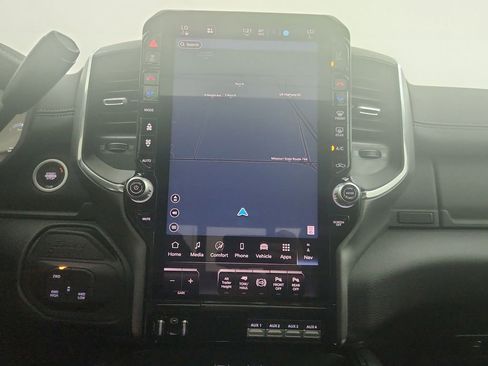New 2026 RAM 3500 Laramie AWD/4WD image 18