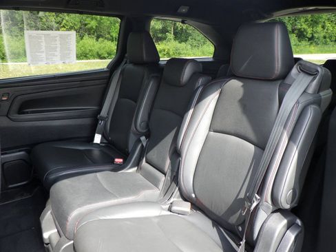Used 2023 Honda Odyssey Sport image 13