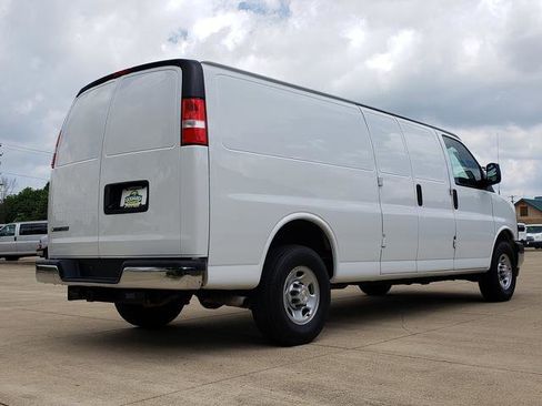Used 2022 Chevrolet Express 3500 Extended w/ Driver Convenience Package RWD image 6