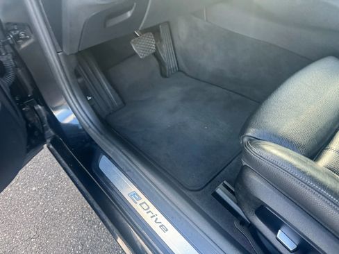 Used 2018 BMW 530e w/ Premium Package 2 image 20