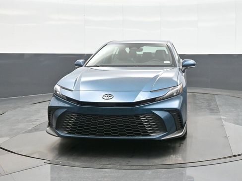 New 2026 Toyota Camry SE image 2
