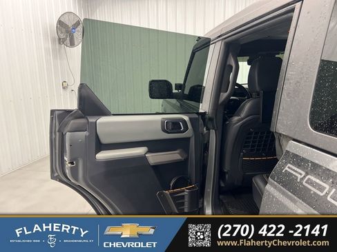 Used 2022 Ford Bronco Badlands image 10