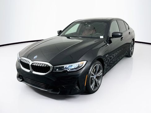 Used 2022 BMW 330e w/ Driving Assistance Package RWD image 3