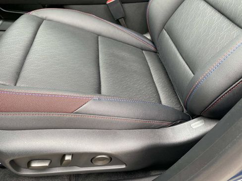 New 2026 Chevrolet Equinox RS w/ Convenience Package III AWD/4WD image 9