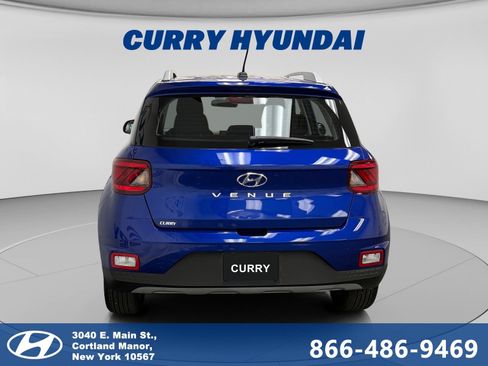 Used 2023 Hyundai Venue SEL w/ Cargo Package FWD image 4