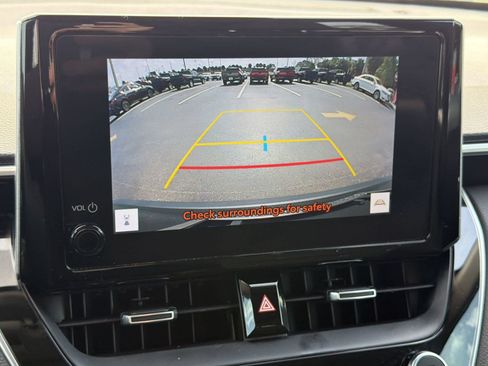 Certified 2024 Toyota Corolla Cross XLE FWD image 21