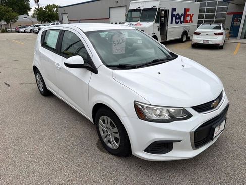 Used 2017 Chevrolet Sonic LT FWD image 2