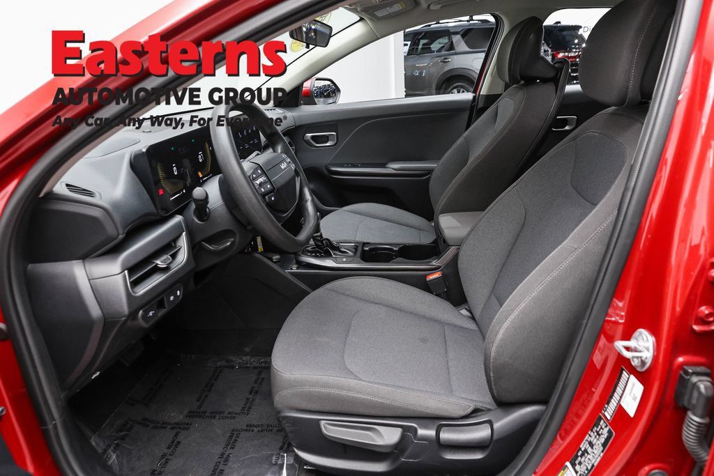 Used 2025 Kia K4 FWD image 13