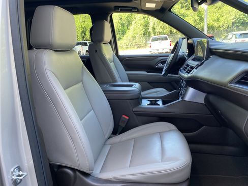 Used 2023 Chevrolet Tahoe LT w/ Luxury Package RWD image 31