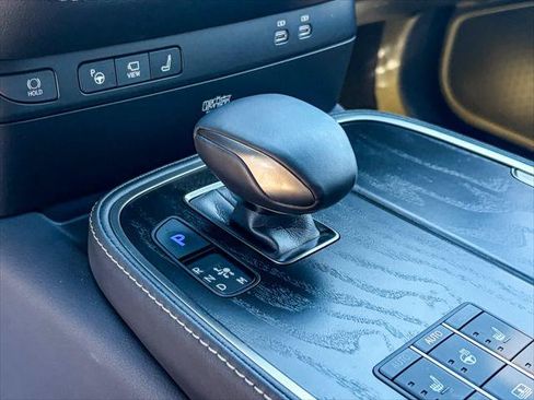 Certified 2025 Lexus LS 500 AWD w/ Luxury Package image 18