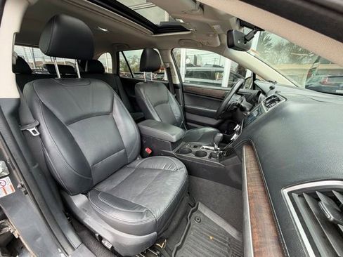 Used 2019 Subaru Outback 2.5i Limited AWD/4WD image 11