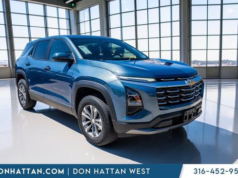 Used 2025 Chevrolet Equinox LT FWD image 30