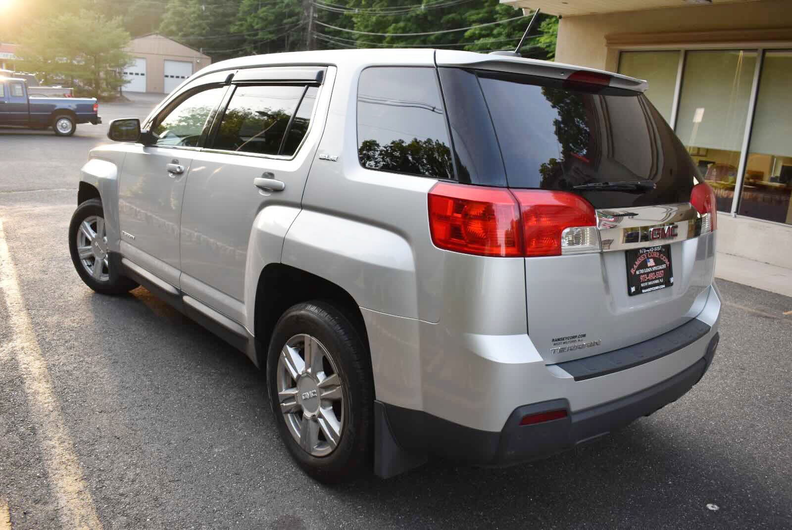 Used 2015 GMC Terrain SLE w/ LPO, Protection Package FWD image 6