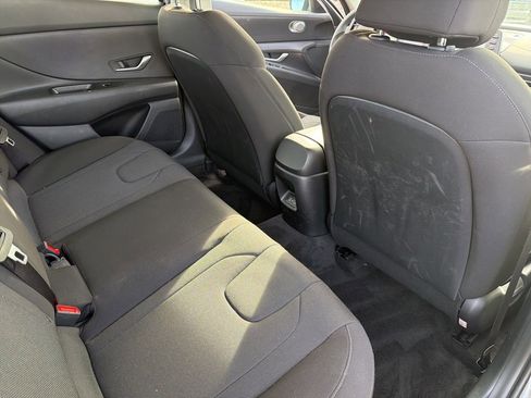 Used 2024 Hyundai Elantra SE image 10