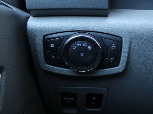 Used 2019 Ford F150 XLT w/ Equipment Group 302A Luxury image 9