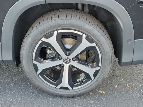 New 2026 Volkswagen Tiguan SE image 35