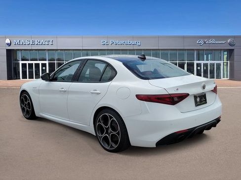 Used 2023 Alfa Romeo Giulia Veloce RWD image 3