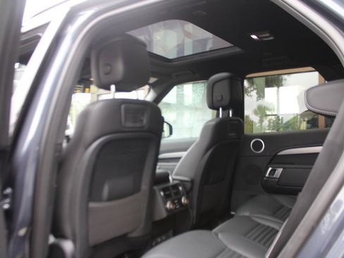 Certified 2024 Land Rover Discovery Dynamic SE image 27