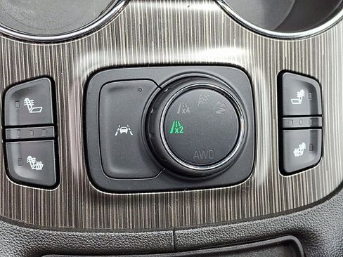 Used 2023 GMC Acadia SLT image 29