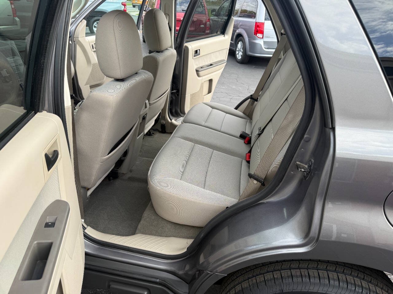 Used 2010 Ford Escape XLT AWD/4WD image 11