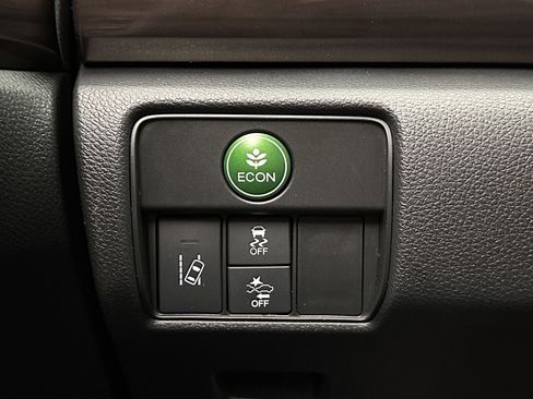 Used 2017 Honda Accord Hybrid Sedan image 17