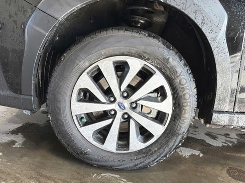 Certified 2025 Subaru Outback Premium w/ Popular Package #1A image 5