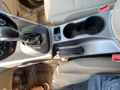 Used 2015 Ford Escape SE w/ Equipment Group 201A FWD image 14