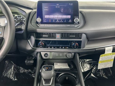 Certified 2025 Nissan Rogue SV image 14