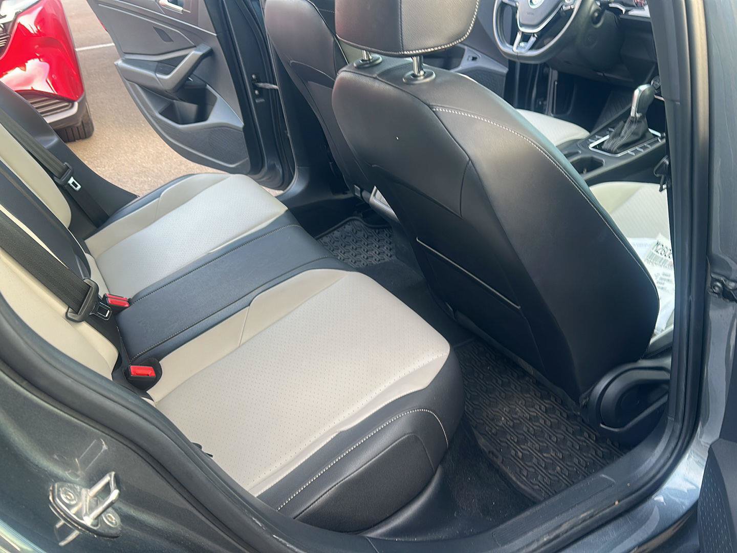 Used 2019 Volkswagen Jetta R-Line w/ R-Line Cold Weather Package FWD image 12