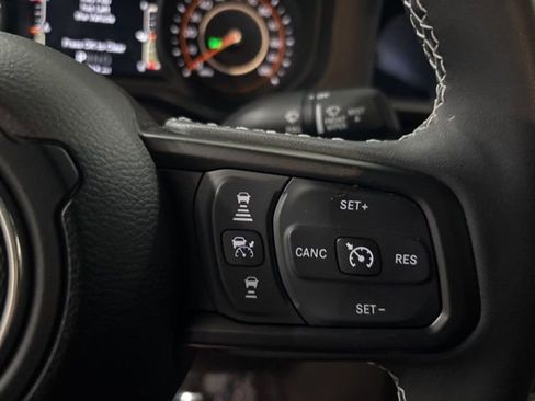 Used 2025 Jeep Gladiator Rubicon image 18