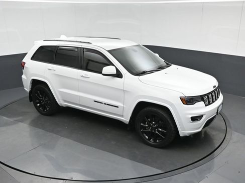 Used 2020 Jeep Grand Cherokee Altitude image 58