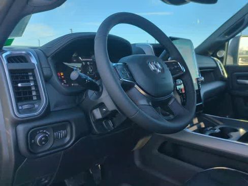 New 2026 RAM 2500 Laramie AWD/4WD image 10
